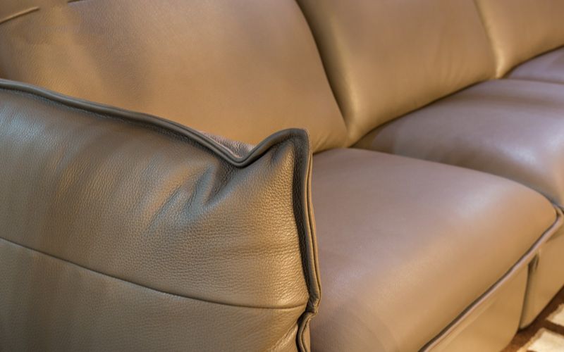 Lựa chọn chất bảo dưỡng cho sofa